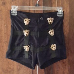 Adorable high waiste goth shorts